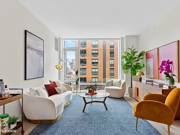 505 W 43rd St #8B, New York, NY 10036
