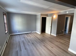 18 Lancaster St #1F, Cohoes, NY 12047