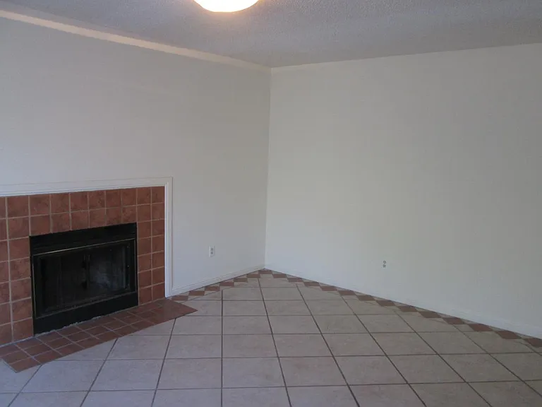 2974 Honeysuckle Cir — Photo 12