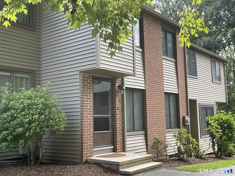 40 Conestoga Way #40 — Photo 1