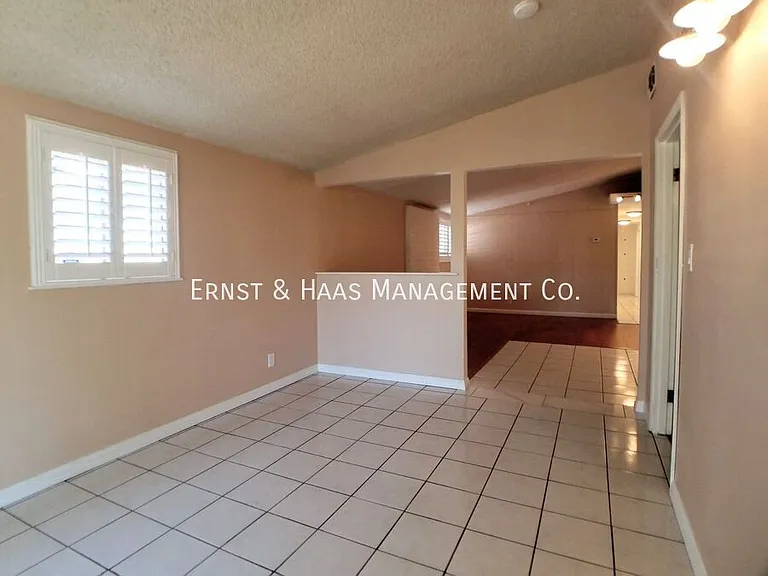 3310 E Curry St — Photo 7
