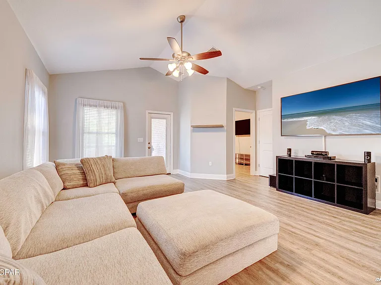 4018 Brook Stone Dr — Photo 22
