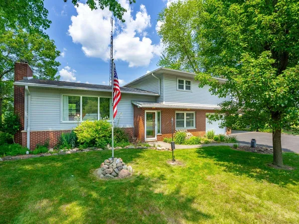 1715 E Springhill Rd, Warsaw, IN 46580