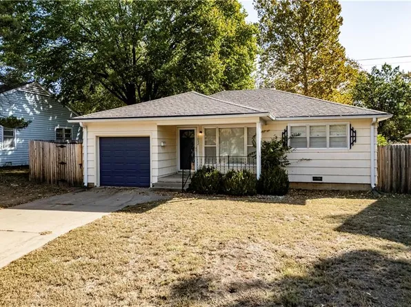 1032 N 4th St, Independence, KS 67301