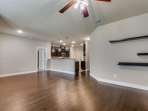 5th image of 15904 Langsdale St
