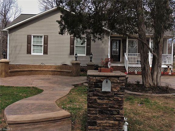 2nd image of 2508 Harley Dr