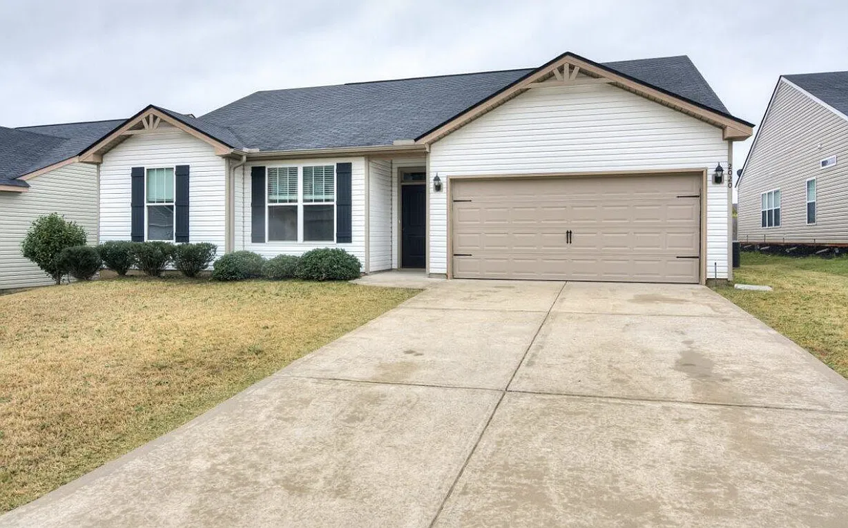3 bed, 2.0 bath, 1551 sqft, $1,900 — Photo 1