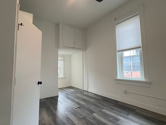4th image of 2031 Curtis St #26