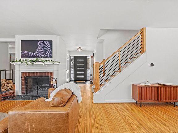 4th image of 25 Brookwood Rd