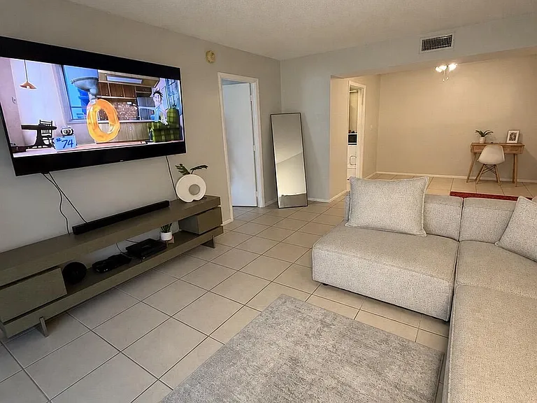 4168 Inverrary Dr #103 — Photo 2