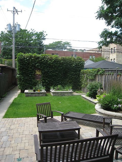 2nd image of 1924 N Halsted St #1