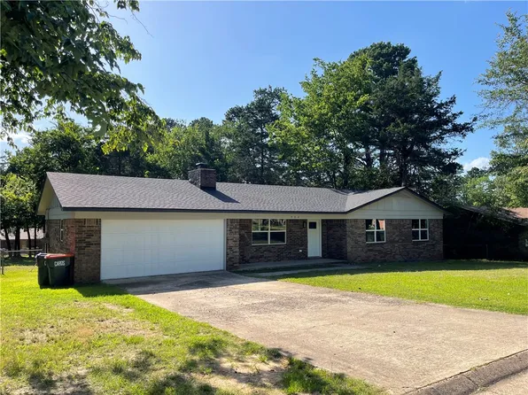 904 E Norristown Cir, Russellville, AR 72802