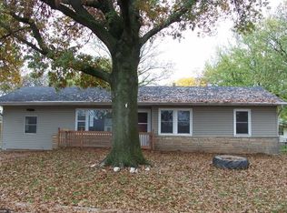 715 Robinhood Rd, Mexico, MO 65265