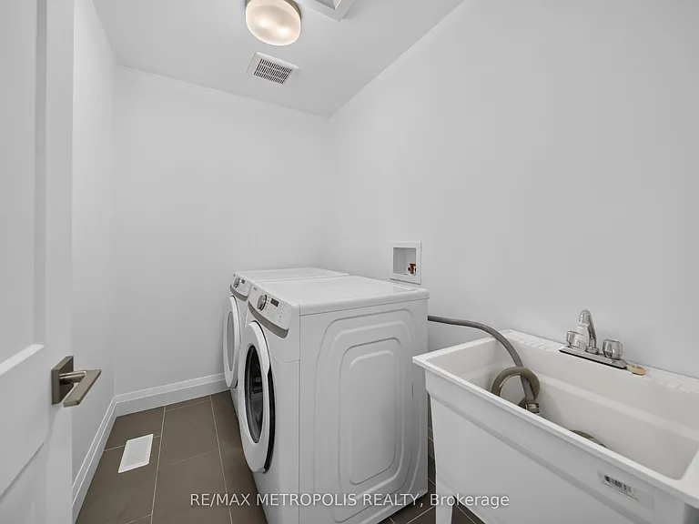 55 Russ St — Photo 21