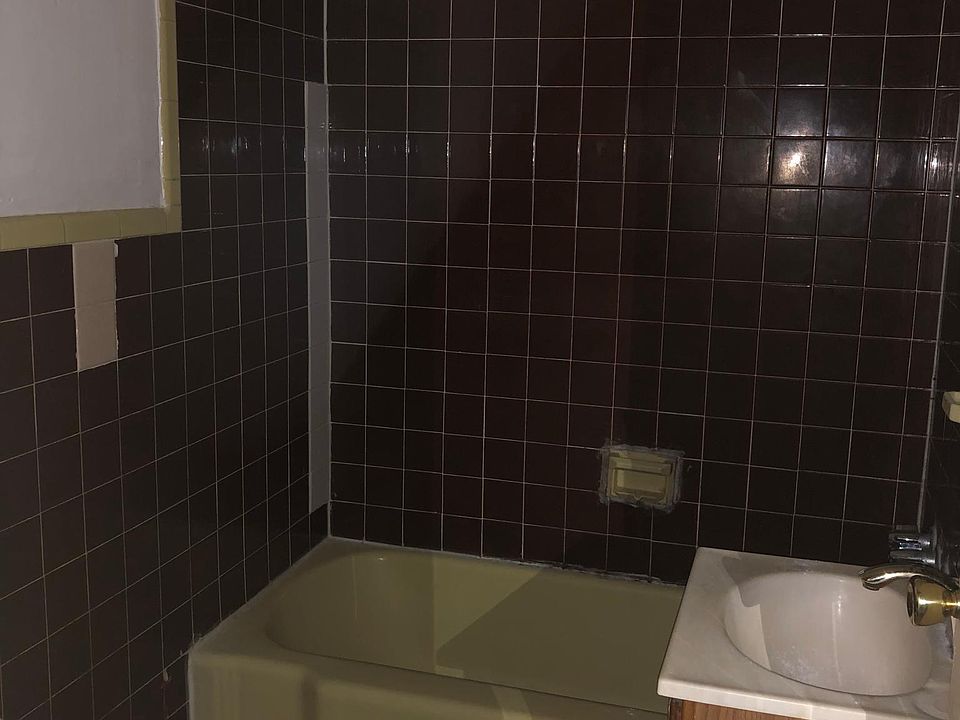 2nd image of 1866 Glendale Ave #1FL