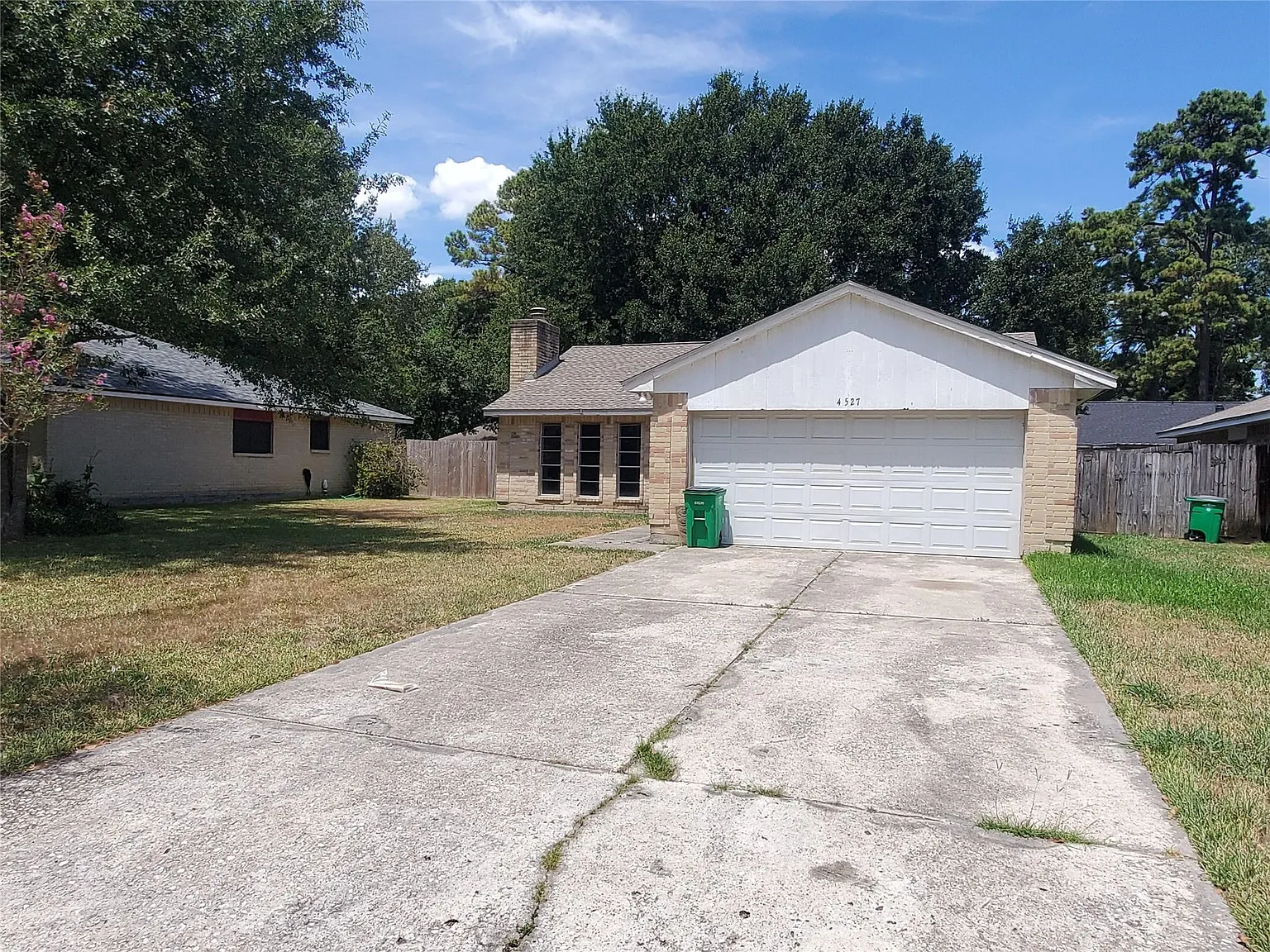 3 bed, 2.0 bath, 1360 sqft, $1,600 — Photo 2