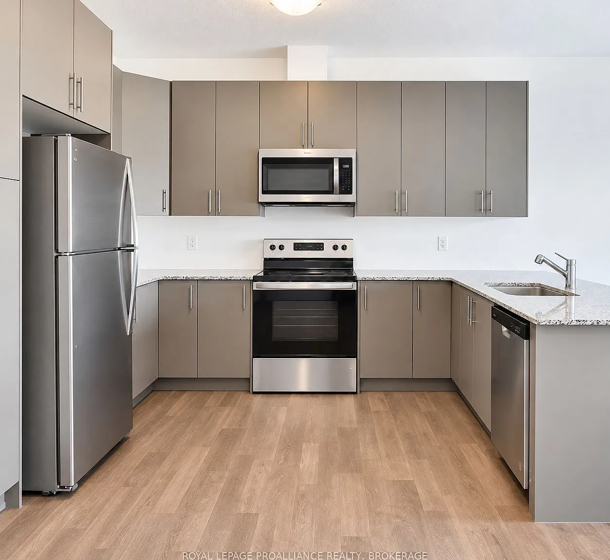 2 bed, $2,500 — Photo 3