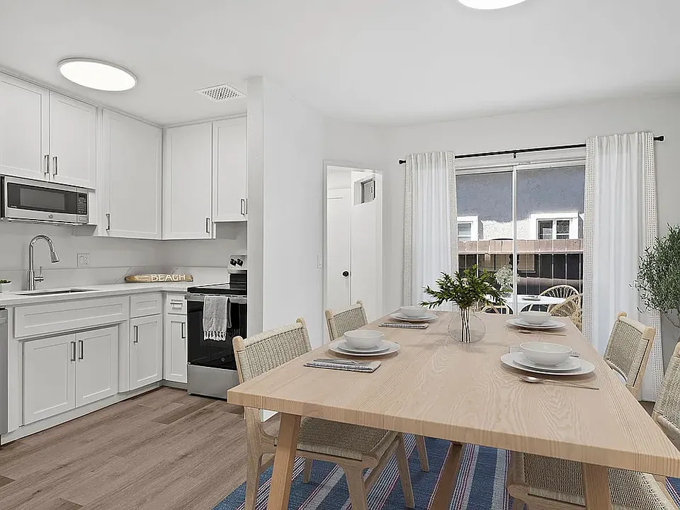 Welcome to 830 E. Coronado Ave.