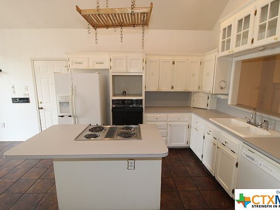 5th image of 206 Texas St