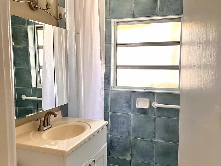 4208 Worcester Rd #B — Photo 3