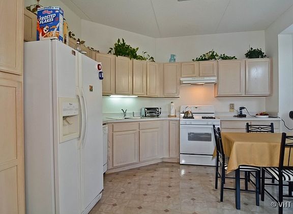 3rd image of 3125 Town Square Dr Unit 107