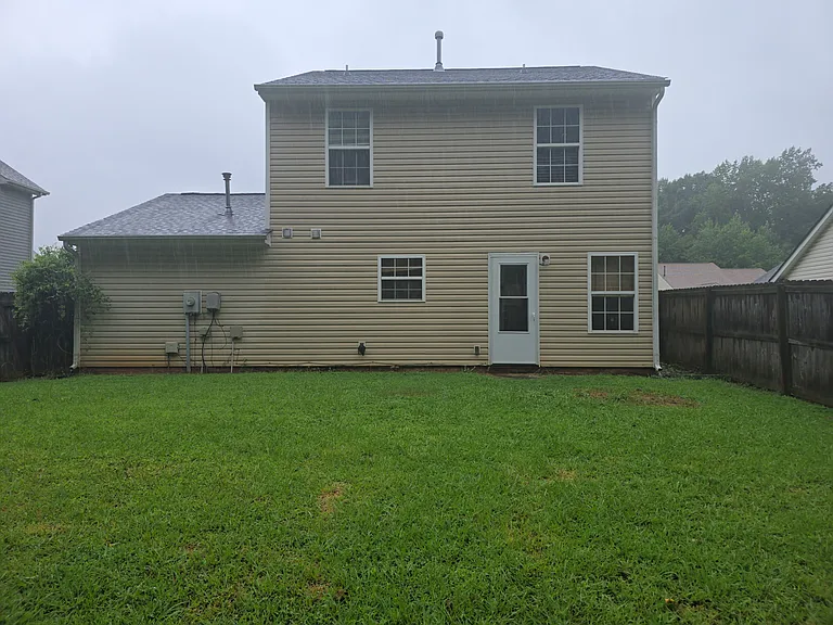 1405 Clooney Ln — Photo 11