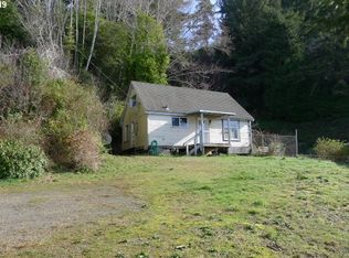585 1st St, Gardiner, OR 97441