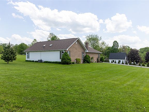 5th image of 231 Arrowhead Dr