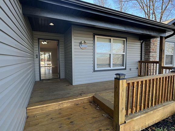 3rd image of 384 Tate Rd