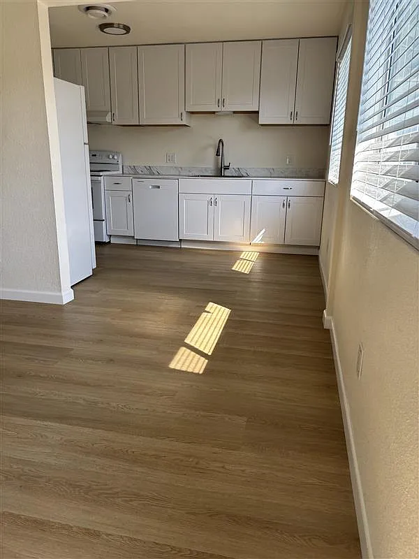 Unit Photo - 2330 E Ashlan Ave #206