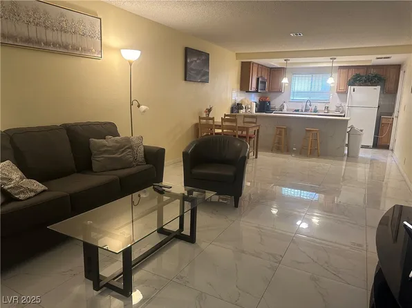 4454 W Desert Inn Rd APT B, Las Vegas, NV 89102