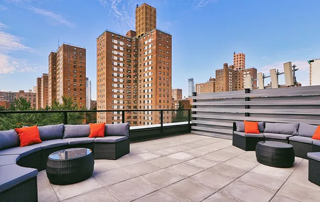 Rented by REZI | media 25