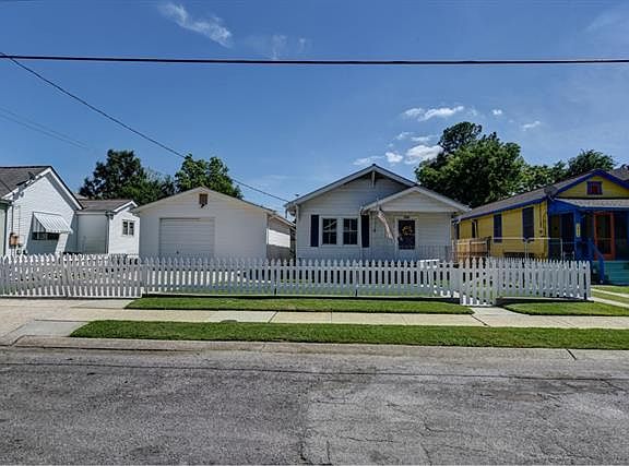 2nd image of 2650 Jasmine St