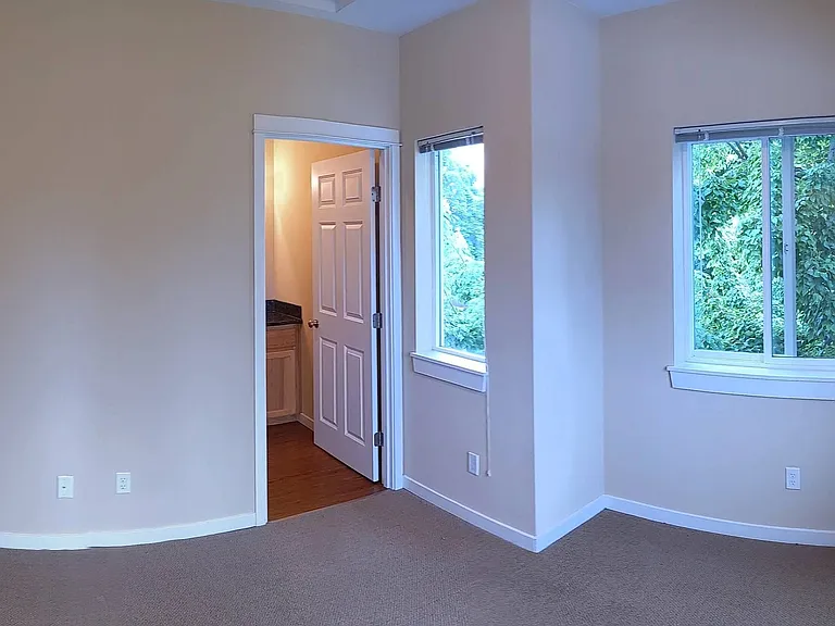 1354 High st #1 - Bedroom on 3rd Floor 1354 High st #1 - Bedroom on 3rd Floor