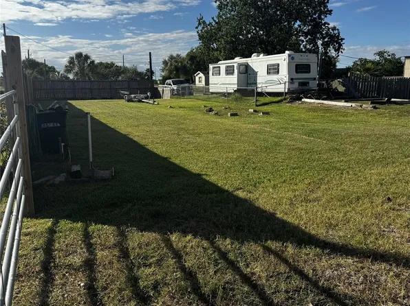 2226 Avenue L, San Leon, TX 77539