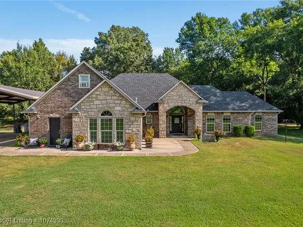 1302 W Main St, Lavaca, AR 72941