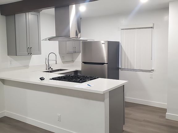 2nd image of 11408 Ohio Ave #1408