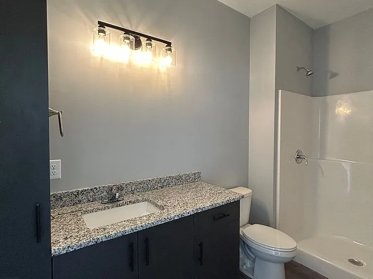 2724 Silver St — Photo 34
