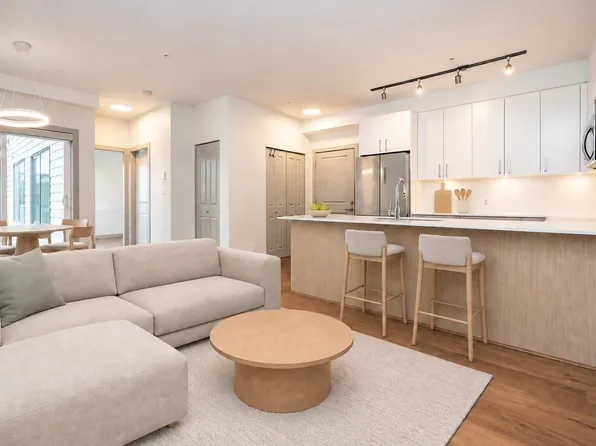 6968 Royal Oak Ave #210, Burnaby, BC V5J 4J2