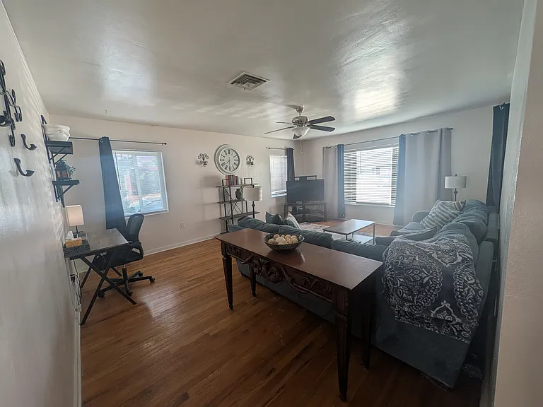 585 Marie Ave — Photo 4
