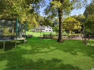 79 Harbor Acres Rd, Sands Pt, NY 11050