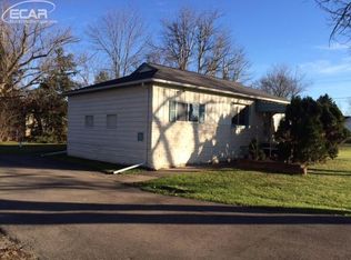 3289 S Center Rd, Burton, MI 48519