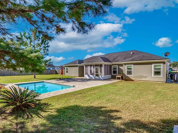 4th image of 242 Tillis Ln