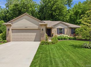 29939 Sugar Creek Dr, Chesterfield, MI 48047