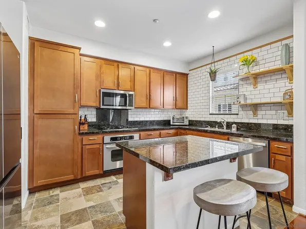 2443 Longstaff Ct, San Marcos, CA 92078
