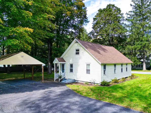 18 Marion Avenue, Saratoga Springs, NY 12866