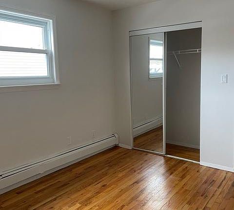 5th image of 98 Logan Ave #1