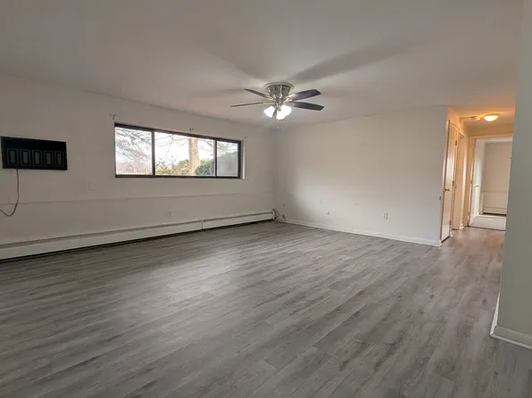 303 Pawtucket Blvd, Lowell, MA