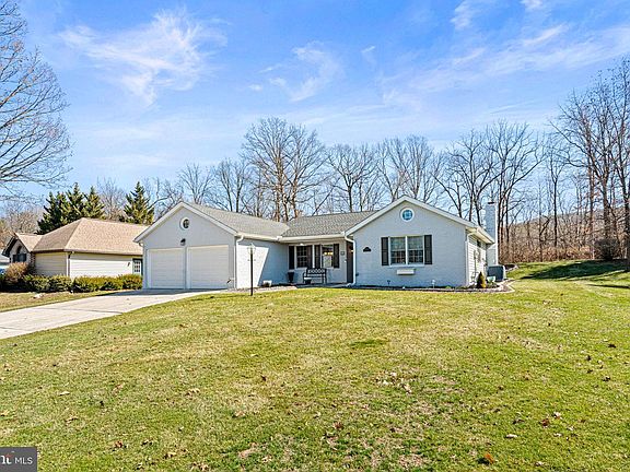 3rd image of 6839 Fairway Dr E
