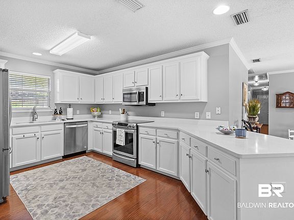 3rd image of 6313 Johnston Ln